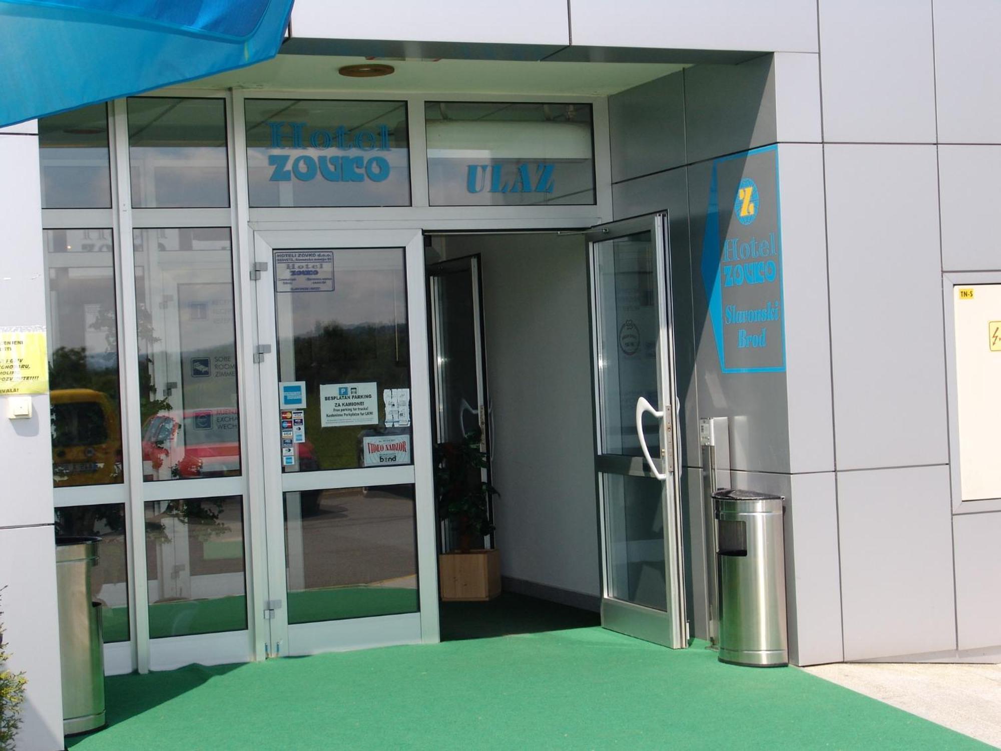 Hotel Zovko Σλαβόνσκι Μπροντ Εξωτερικό φωτογραφία