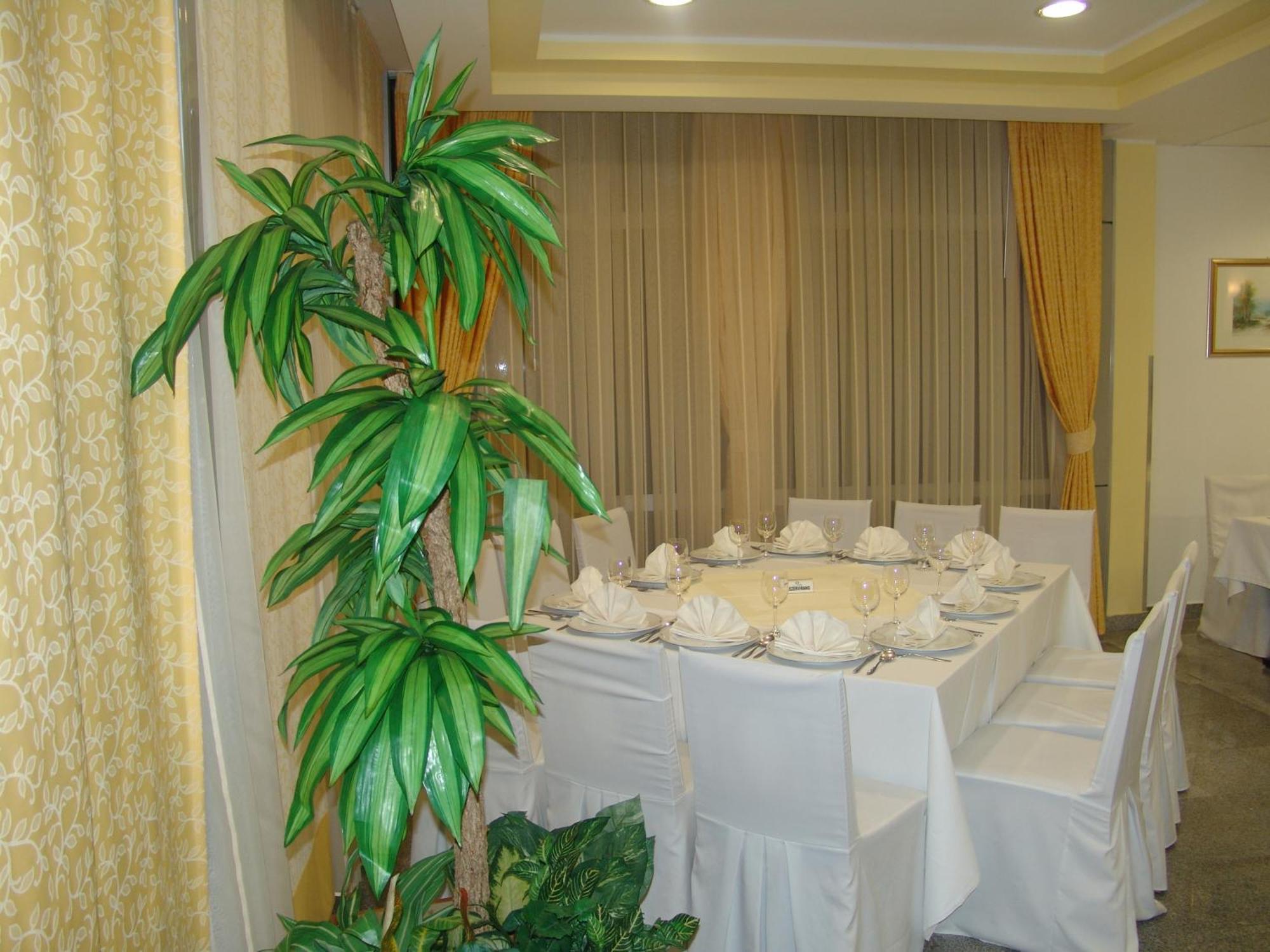 Hotel Zovko Σλαβόνσκι Μπροντ Εξωτερικό φωτογραφία